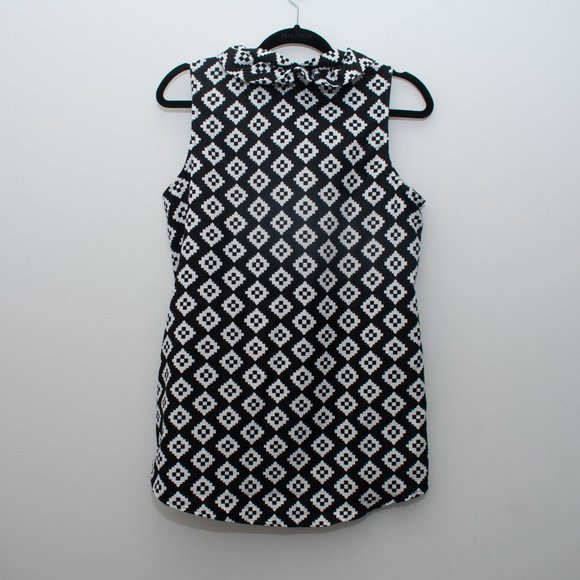 Mudpie Sleeveless Ruffled Accented Blouse Size Medium - Picture 4 of 4